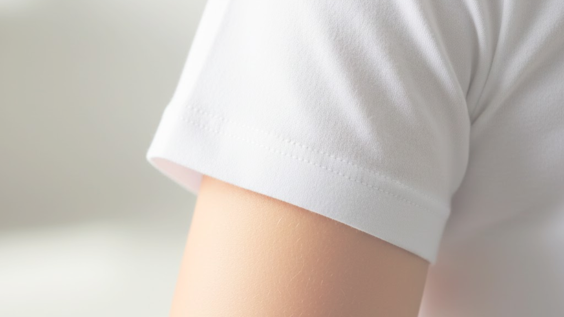 衣類を通じて洗剤成分が長時間肌に触れることを示すイメージ写真